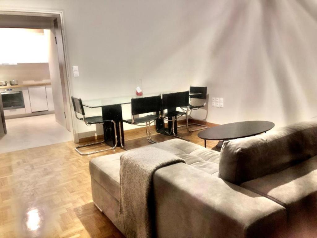 Economy Shared Apartment E In Central Афіни Екстер'єр фото